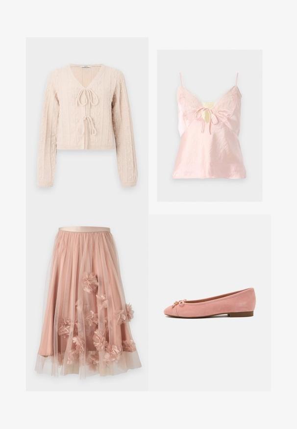 Lys lyserød cropped cardigan lavet af tekstureret strikket stof, med en V-udskæring og en bundet frontlukning. Fremhævet med lodrette ribbede mønstre.; Lyserød satin cami med blondekant, spaghetti-stropper, nøglehuludskæring og bindedetalje foran.; Tylskørt i blød lyserød med satinbånd i taljen. Har lag af gennemsigtigt stof og tredimensionelle blomsterapplikationer over det hele.; Blød lyserød ruskind balletflat med lille sløjfe og gyldent accent på afrundet tå, lav hæl og glat sål.