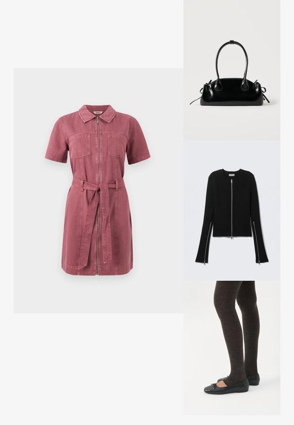 Pull côtelé noir avec un col rond et une fermeture éclair intégrale à l'avant, doté de manches longues avec fermetures éclair aux poignets et d'une coupe courte.; Robe en jean rose poussiéreuse à manches courtes, avec fermeture éclair frontale, deux poches poitrine, col et ceinture en tissu assorti nouée à la taille.; Jambes portant des leggings côtelés foncés associés à des ballerines noires avec de petits détails en nœud sur fond blanc.; Petit sac à main noir brillant avec deux longues anses et des détails à cordon sur les côtés sur un fond clair uni.