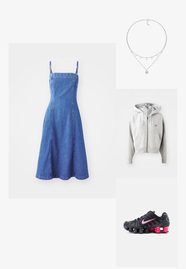 Hallide halli tõmblukuga kapuutsiga, millel on esikott, reguleeritav kapuuts, soonikkoes mansetid ja väike logo rinnal. Kangas on puuvilla segu.; Denimkleit, millel on voodriline keha, reguleeritavad rihmad, laienev seelik, keskmise sinise värvusega ning nähtava õmbluse detailidega. Sile tekstuur.; Mustad spordijalats segmentse kevadpõhjaga, erkroosa Nike embleem ja roosad kannapõhja segmendid, nähtud paremalt küljelt valgel taustal.; Kihiline hõbesool, millel on õrn kett, viis väikest ripatsit ja ümmargune pendel koos tekstuuriga mustriga.