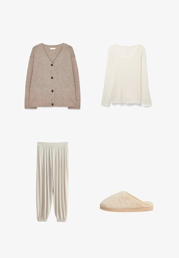 Beige strikket cardigan med V-hals, ribbede kanter og fem brune knapper foran. Blød tekstur og afslappet pasform.; Flødefarvet, langærmet top med rund halsudskæring og blød, glat tekstur, vist fladt mod en hvid baggrund.; Løse beige plisserede bukser med elastik i taljen og manchetter ved anklerne, designet til en behagelig, afslappet pasform.; Beige pelslippers med en rund form, tekstureret overflade og en flad, lys farvet gummisål. Har en delikat blondeaccent langs kanten.