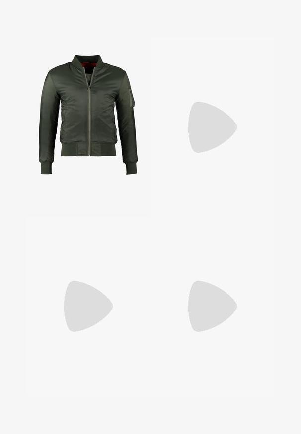 Tmavozelená bomber bunda s predným zipsom, žebrovaným golierom, manžetami, lemom, bočnými vreckami na gombíky a vreckom na zips na ľavom rukáve.; Bielo tričko s krátkymi rukávmi a okrúhlym výstrihom, s asymetrickým lemom, vyrobené z bavlneného materiálu s hladkou textúrou.; Next SUPER SKINNY - Džínsy skinny fit - black; Biele kožené tenisky s textúrovanými povrchmi, polstrovaným golierom a viditeľným vzduchovým odpružením v podrážke. Majú šnúrky a minimalistický dizajn.