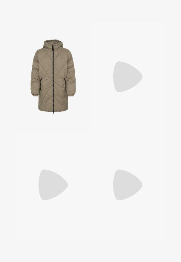 Gepolsterte Parka in Hellbraun, mit Kapuze, Frontzipp und zwei seitlichen Taschen mit schwarzen Akzenten sowie elastischen Bündchen.; Langärmeliger Strickpullover mit horizontalen Streifen in Grün, Braun, Beige und Hellbraun, mit rundem Ausschnitt sowie gerippten Bündchen und Saum.; Weit geschnittene olivgrüne Hose mit elastischem Bund und seitlichen Taschen aus glattem, leichtem Stoff.; Beige High-Top-Sneaker mit einem Design aus Wildleder und Mesh, verstellbaren Klettverschlüssen und einer dicken Gummisohle mit einem Zickzack-Muster.