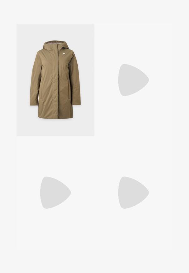 Bruine winterjas met capuchon, lange mouwen, een verborgen ritssluiting aan de voorkant, zijzakken en een klein logo op de linker bovenborst.; Donkergrijze sweatshirt met een ronde halslijn, raglanmouwen en geribde manchetten en zoom. Soepele textuur zonder zichtbare patronen of accenten.; Zwarte cargobroek met elastische tailleband, knoopsluiting, zijflappzakken en brede rechte pijpen met verstelbare zoom.; Zwart-beige sneaker met een klittenbandsluiting, drie witte strepen aan de zijkant en een getextureerde bruine rubberen zool. Merkembleem zichtbaar.