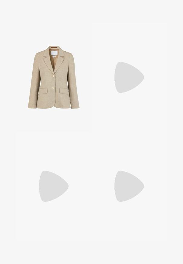 Beige damesblazer med slået krave, to knapper, klaplommer og blød stoftekstur, mærket Newhouse, størrelse 38.; Langærmet stribet skjorte lavet af blødt stof, med marineblå og hvide vandrette striber, rund halsudskæring og en slim-fit design.; Beige linnedbukser med løs pasform, der har folder ved taljen, cropped længde, og et tekstureret, vævet stof.; Beige lærred espadrille med en knyttet detalje på tåen. Har en flettet jute sål og en glat stofstruktur. Elastisk side for god pasform.