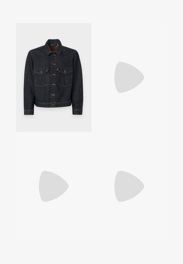 Chaqueta de mezclilla oscura con cierre de botones en la parte delantera, dos bolsillos en el pecho y cuello con solapa. Presenta costuras en contraste y botones de metal.; Camisa vaquera de manga larga en azul claro con cuello, cierre de botones a presión y dos bolsillos con solapa en el pecho, ambos con detalles de botones.; Jeans de mezclilla azul oscuro con un diseño de pierna recta, costuras naranjas y estilo de cinco bolsillos con cierre de botón metálico.; Botín Chelsea de cuero marrón con paneles laterales elásticos, tirador en bucle y un tacón bajo apilado. Textura suave y silueta elegante.