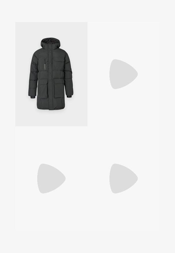 Schwarze Steppjacke mit Kapuze, ausgestattet mit einem Reißverschluss vorne, mehreren Taschen und gerippten Bündchen. Hergestellt aus strapazierfähigem, wasserabweisendem Material.; CLOSED Kapuzenpullover - blush pink; Schwarze, ausgestellte Jeans aus Denim mit einem ausgewaschenen Finish, ausgestattet mit einem vorderen Knopfverschluss, Gürtelschlaufen und zwei Seitentaschen.; Schwarze Leder-Sneaker mit runder Zehenpartie, kontrastierender weißer Gummisohle, sechs Ösen Schnürverschluss und dezenter Markenkennzeichnung an der Seite.