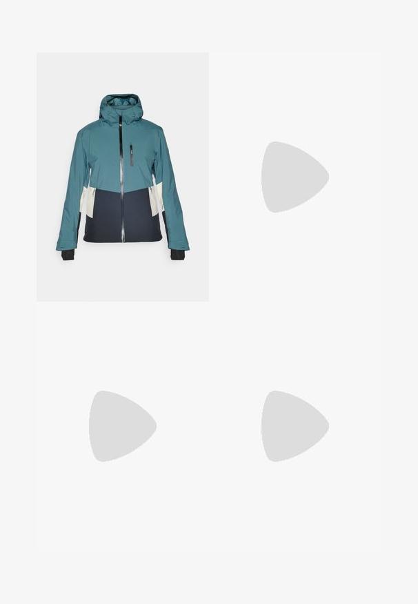 Turkis og sort jakke med en tætsiddende hætte, lynlås lukning og lynlåslommer. Har kontrasterende cremefarvede paneler og elastiske manchetter.; Lyse lilla fleecepullover med høj krave, tre knapper foran og en hvid lynlåslomme på brystet. Har kontrasterende hvidt trim.; Hvide snebukser lavet af holdbart stof, med høj talje, to forlommer og detaljer med lynlåse i siden. Accentueret i lysegrå.; Sorte vandtætte støvler med overdel af ruskind, for af kunstpels, tre øjer snøresystem, tyk gummisål og kontrasterende hvid trim.