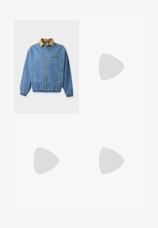 Lyseblå denimjakke med tan farvet kordfløjls-krave, forreste lynlås, elastiske manchetter og kant, to sidelommer og Billabong-logo på brystet.; Mørkebrun cropped sweatshirt med lange ærmer og "New Balance Athletics" logo på øverste venstre bryst.; Lyseblå vidde jeans lavet af denim, med høj talje, falmede detaljer, knaplukning og rå kant i bunden.; Sorte ruskinds sneakers med hvide accenter og snørebånd, der har en tyk hvid sål og kontrasterende syninger, parret med en hvid sok.