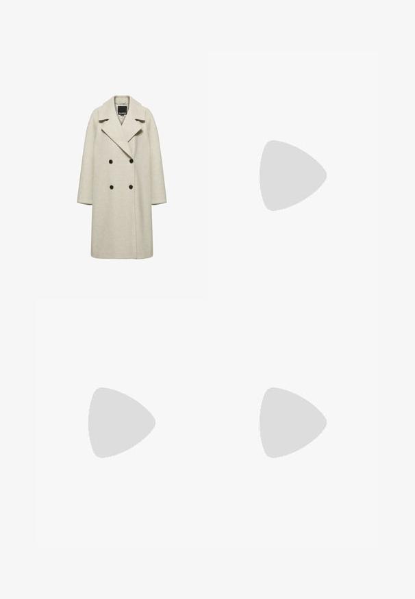 Lange beige wollen jas met dubbele knoopsluiting, brede revers en vier zwarte knopen, getoond op een effen witte achtergrond.; Lichtgrijs gebreid sweater met een ronde hals, verlaagde schouders en geribbelde zoom. Zachte textuur en ontspannen pasvorm.; Bruine brede wollen broek met visgraatmotief, wijde pijpen, omgeslagen zoom en details met knopen aan de tailleband.; Beige suède enkellaars met een zachte vachtvoering, ronde neus en een platte rubberen zool. Bevat minimale steken en een klein trekhaakje aan de achterkant.