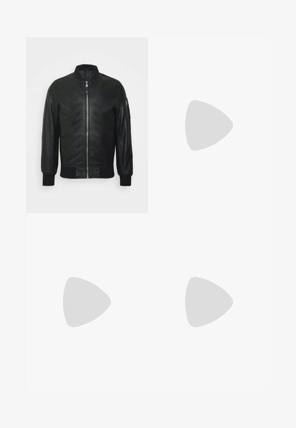 Zwarte leren bomberjack met een ritssluiting aan de voorkant, geribbelde manchetten en kraag. Voorzien van een zijzak met rits. Gladde textuur.; Lindbergh O-NECK - Longsleeve - black; Zwarte spijkerbroek van denim met een rechte pijp, voorzien van een klassiek vijf-pocket ontwerp, metalen knoopsluiting en subtiele stikdetails.; Zwarte leren enkellaars met een ronde neus, vetersluiting aan de voorkant, zijrits en platte zool. Bevat reliëfbranding op de hak.
