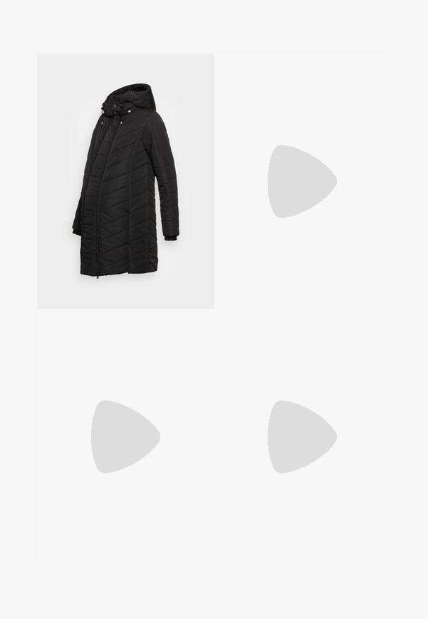 JoJo Maman Bébé LONGER PUFFER - Krátky kabát - black; Čierna pulóvrová šaty s kapucňou, dlhými rukávmi a skráteným strihom. Vyrobené z mäkkej tkaniny s hladkou textúrou a rebrovanými manžetami.; Biele tenisky s čiernym logom V, vyrobené z hladkej koženej vrchnej časti, s okrúhlou špičkou, šnurovaním a kontrastným čiernym pätovým tabom.; Strieborné kovové náušnice s dvoma prepojenými kruhmi, jeden väčší a jeden menší, s jemne brúseným povrchom a zarážkami na zatlačenie.