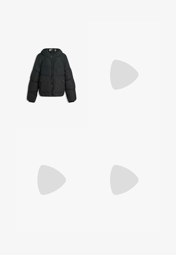 Nafúkaná čierna bunda s kapucňou, so zapínaním na zips vpredu, elastickými manžetami a hladkým, lesklým vnútorným podšívkou. Prešitý dizajn pre izoláciu.; Svetlozelená mikina s kapucňou, s vreckom na prednej strane, rebrovanými manžetami a spodným lemom. Na prednej strane sa nachádzajú biele vytlačené nápisy a mäkký, textúrovaný povrch.; Cargo nohavice v tmavo olivovej farbe, s viacerými bočnými vreckami, rovný strih a odolná tkanina s textúrovaným povrchom.; Čierne kožené tenisky s textúrovaným povrchom, biely Nike swoosh, šedá podrážka, okrúle špičky a šnurovací dizajn. Obsahuje perforácie na špičke.