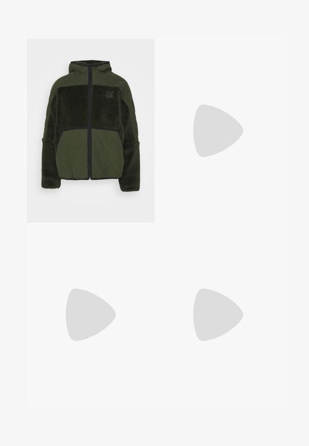 Chaqueta acolchada verde con una textura suave y esponjosa en las mangas y la parte superior delantera, detalles en negro, capucha y cierre con cremallera. Tamaño no especificado.; Camiseta de algodón negra de manga corta, con escote redondo y un logo blanco de Puma en la parte superior izquierda del pecho. Corte clásico, textura suave.; Pantalones de chándal de color beige claro, hechos de un tejido suave. Presentan un logo negro, bolsillos laterales con cremalleras y un corte relajado.; Zapatilla DC beige y marrón con cordones blancos, detalles perforados y logotipo de la marca en el lateral, mostrada en perfil lateral sobre un fondo neutro.