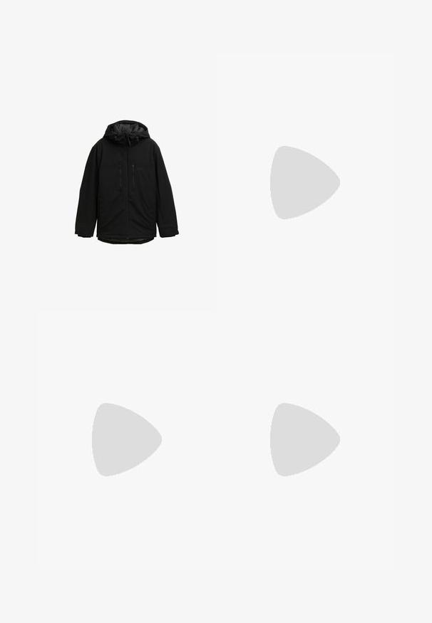 Zwarte gewatteerde winterjacket met een voorrits, twee verticale ritszakken op de borst en lange mouwen, geïsoleerd voor koud weer.; Zwarte langemouwen shirt met ronde hals en geribde manchetten, met een label aan de binnenkant van de kraag.; Donkergrijze spijkerbroek van denim met subtiele vervaging, recht gesneden, vijf-pocket ontwerp en metalen knoopsluiting. Gestikte details op de zakken.; Zwarte leren veterschoenen tot de enkel met beige rubberen zolen, een zijrits en bruine accenten op de kraag en tong.