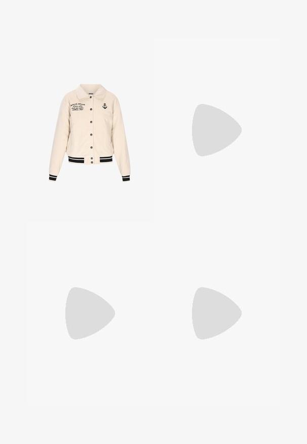 Veste en corduroy beige clair avec boutons noirs, broderies noires et logo d'ancre. Comprend des poignets et un ourlet rayés.; Robe sans manches en denim foncé avec un corsage ajusté et une jupe évasée. Présente une fermeture à glissière dans le dos et de simples détails de couture.; Caprice Chaussons - cognac suede; Boucles d'oreilles créoles en or avec une finition lisse et polie ; l'une est un cercle fermé, l'autre possède un fermoir visible et s'ouvre le long de la charnière.
