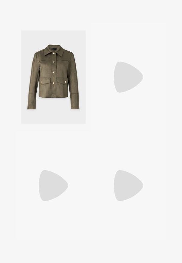 Olijfgroene suède jas met lange mouwen, knopen aan de voorkant, twee borstzakken met kleppen en een puntige kraag, getoond op een effen achtergrond.; Witte mouwloze top met asymmetrisch gelaagd stoffen detail en geplooide pof op één schouder, plat gelegd op een witte achtergrond.; Zwarte op maat gemaakte shorts met plooien, voorzien van een slanke zwarte riem met een gouden gesp. Gemaakt van een soepele stof, die een verfijnde uitstraling biedt.; Zwarte leren pump met een spitse neus, kleine hak en decoratieve strikdetails aan de voorkant. Glad textuur en een eenvoudig ontwerp.