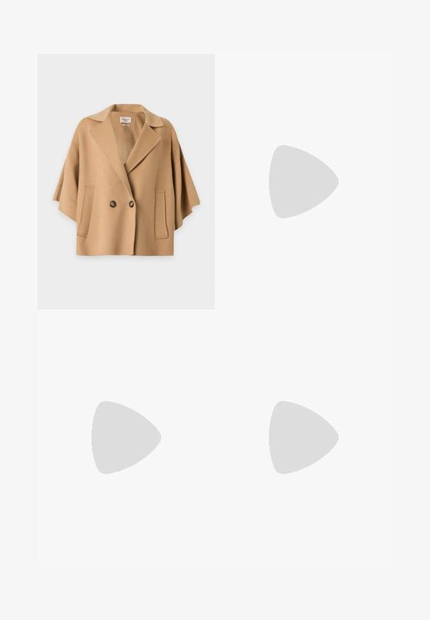 Abrigo corto de lana color camello con solapas anchas, dos botones oscuros y bolsillos verticales laterales, diseñado con mangas anchas y sueltas.; Suéter blanco de punto con escote redondo, manga larga y acentos de canalé. Presenta un sutil patrón texturizado en toda la tela.; Pantalones de punto gris con textura acanalada, cintura ajustada y pierna acampanada. Presentan un brillo sutil y rayas verticales para dar textura.; Bailarina de piel negra con punta redondeada, textura suave, detalle de costura minimalista y diseño de suela flexible.