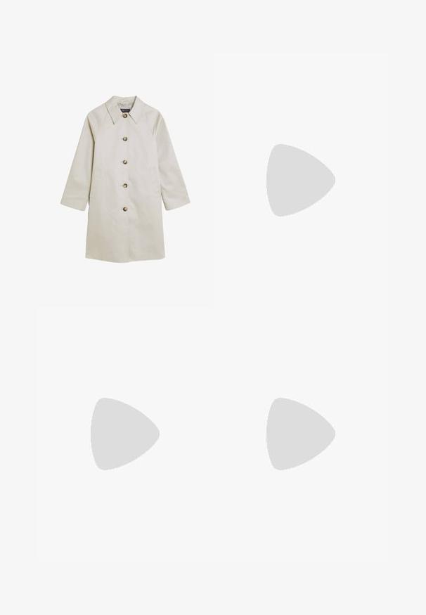 Manteau beige clair en matériau lisse, avec un col en V, une fermeture à boutons, des poches latérales et des manches raglan.; Blouse à manches longues en bleu marine, crème et un motif géométrique bleu clair. Décolleté en V, tissu doux et poignets froncés pour un look décontracté.; Pantalons sur mesure en tissu bleu foncé avec une texture subtile. Présentent un devant plat, des jambes droites et une taille mi-haute. Pas de poches visibles.; Baskets basses blanches avec lacets blancs et semelle en caoutchouc, vues de côté sur un fond neutre.