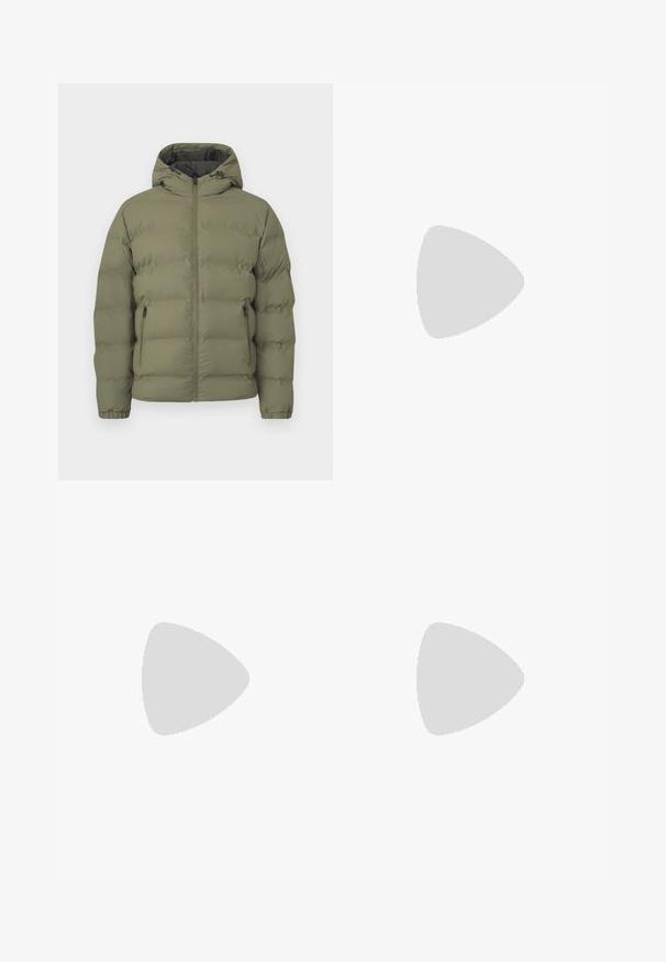 Doudoune vert olive avec capuche, fermeture éclair intégrale à l'avant et poches latérales zippées, présentée sur un fond clair uni.; Pull en tricot beige à manches longues avec motif gaufré texturé, encolure ronde, poignets et ourlet côtelés.; Jean en denim bleu clair avec une coupe ample, des jambes larges et des détails de couture visibles. Il dispose d'une fermeture à bouton et zip, ainsi que de cinq poches.; Baskets blanches avec des accents noirs et gris, présentant un embout texturé gris, une semelle en caoutchouc noir et des lacets plats blancs. Design épuré, style minimaliste.