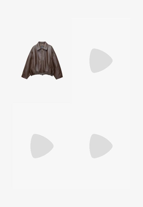 Veste en cuir marron foncé avec col, fermeture éclair à l'avant, poches latérales et ceinture en cuir assortie à la taille.; Tissu blanc avec une texture lisse et une couture visible près du bord supérieur.; Jean en denim gris à jambes larges montrant l'arrière avec deux poches et des passants de ceinture, posé à plat sur fond blanc.; Baskets blanches Adidas Samba avec des bandes noires et une semelle en gomme, flottant au-dessus de marches en béton gris texturé.