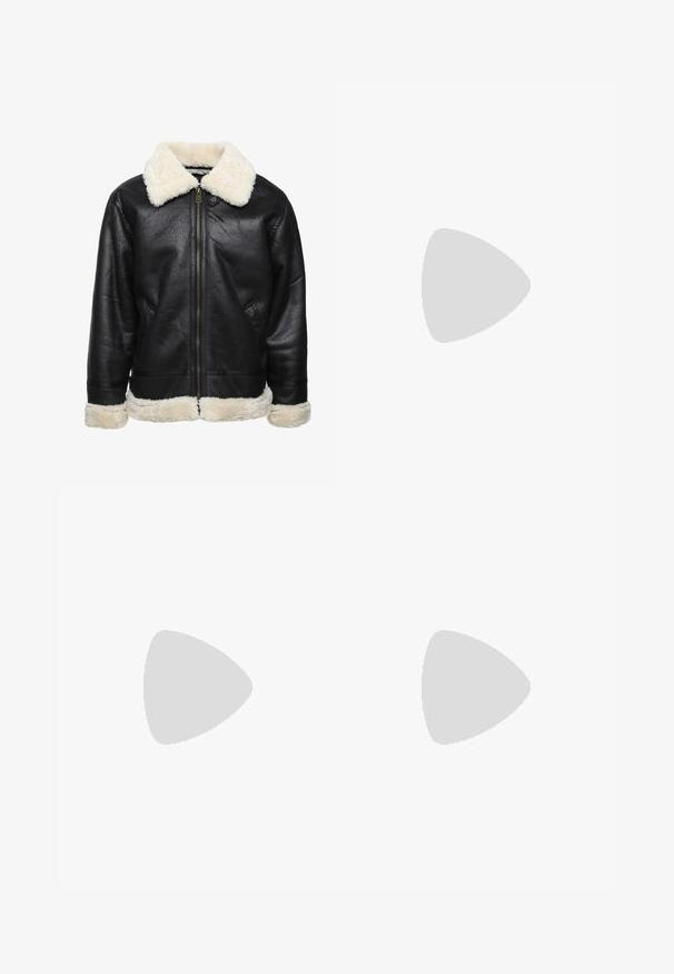 Chaqueta de cuero sintético negra con un cuello y puños de piel sintética blanca. Cuenta con un cierre frontal y bolsillos laterales. Superficie texturizada visible.; Suéter de punto verde oscuro con un alto cuello de ribete, mangas largas y un patrón de gofre texturizado sobre un fondo liso.; Pantalones deportivos grises con cintura elástica y cordón ajustable. Fabricados con tela suave, cuentan con piernas rectas y un sutil detalle de logotipo.; Zapatilla Nike Air Max 90 blanca con parte superior de malla y cuero, caja de puntera perforada y unidad de aire visible en el talón.