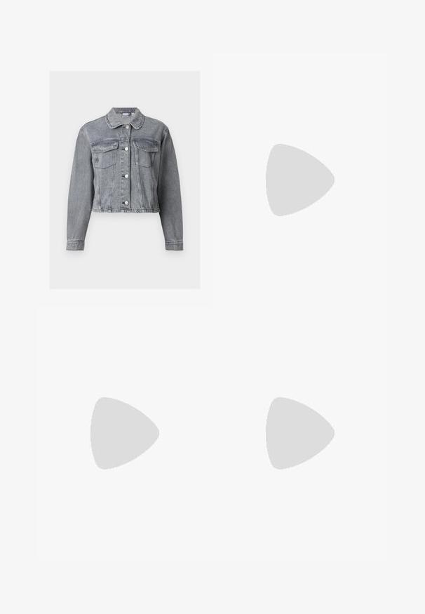 Veste en denim grise courte avec manches longues, devant boutonné et deux poches à rabat sur la poitrine, sur fond blanc.; Haut gris côtelé à manches courtes avec un col rond en U et quatre petits boutons en ligne au centre devant.; Mini-jupe noire à pois blancs, texture smockée et ourlet volanté sur un fond clair uni.; Chaussure à talon haut à bride arrière en cuir noir texturé avec un bout pointu et une petite boucle décorative, flottant au-dessus d'un sol lisse.