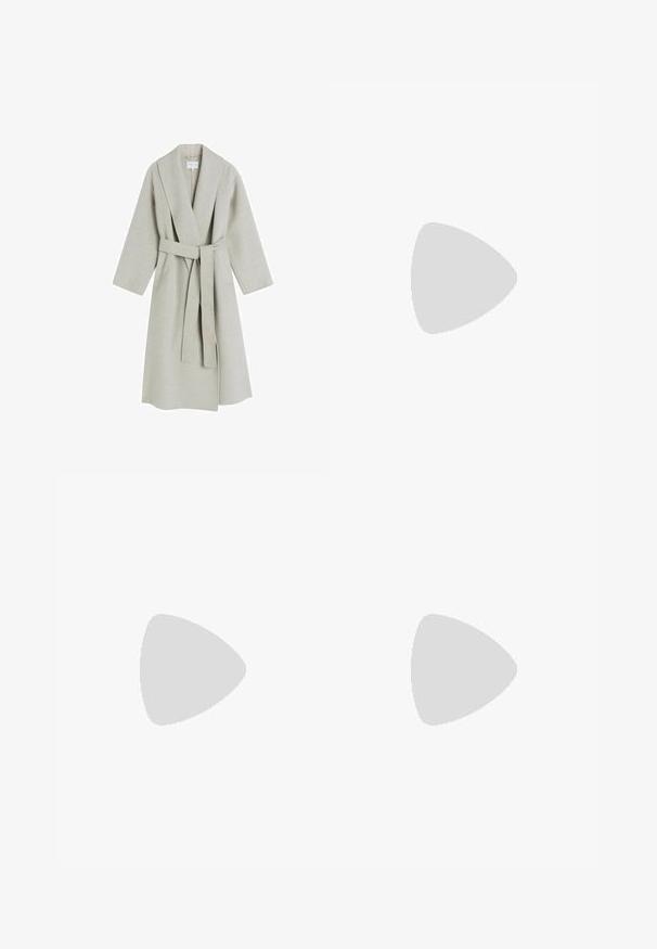 Manteau long en laine gris clair avec un col châle, des manches larges et une ceinture en tissu assorti. Il présente un design minimaliste et sans motifs visibles.; Pull en tricot ivoire avec un col rond, des coutures d'épaule tombantes et un ourlet côtelé. Doté d'un détail de couture central et d'une texture douce.; Pantalon beige à jambe large et taille haute avec passants pour ceinture, poches avant et fermeture éclair devant, présenté sur un fond blanc.; Sneaker en cuir blanc avec une finition lisse, accents en suède beige, bout arrondi, design à lacets plats et semelle en caoutchouc texturée.