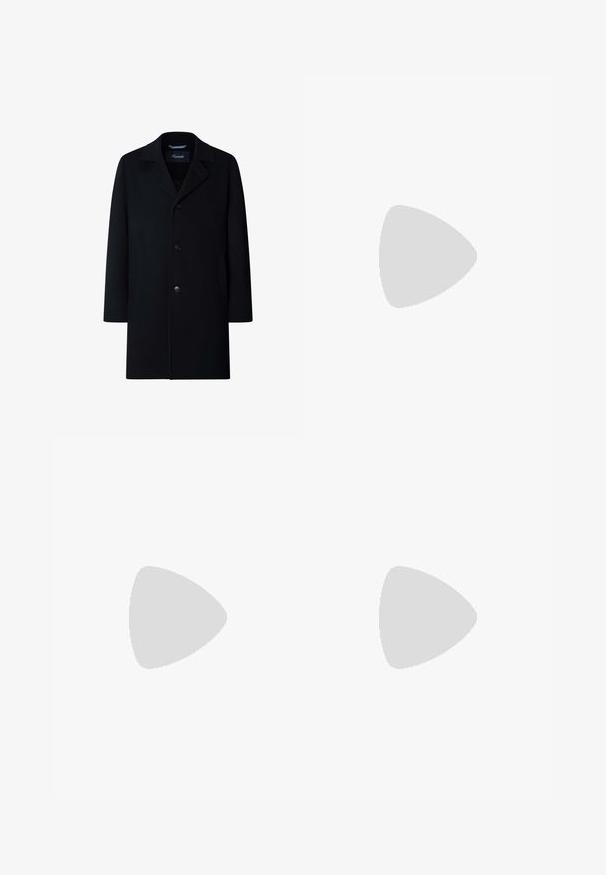 Abrigo negro de mezcla de lana, con cuello con muescas, cierre central de botones, bolsillos laterales y una silueta entallada.; Suéter negro de manga larga hecho de un suave material de punto. Escote redondo, puños y dobladillo acanalados. Diseño minimalista sin patrones ni botones visibles.; Pantalones negros ajustados con corte recto, que cuentan con un cierre de un solo botón y trabillas para cinturón. Tejido liso, mate y sin patrones.; Mocasin de piel negra con un acabado suave, punta afilada y un discreto detalle de costura. Presenta un tacón plano y un logo grabado en el costado.