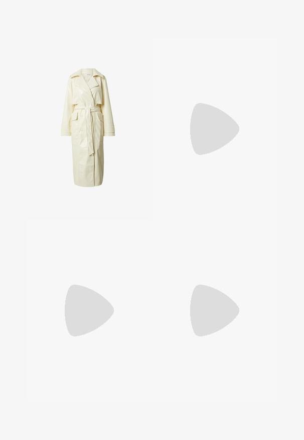 Crème-kleurige faux leren trenchcoat met een ceintuur in de taille, brede revers, dubbelzijdige sluiting aan de voorkant en twee voorzakken, met een knielange uitstraling.; Mouwloze lila top met ronde halslijn en geplooide details bij de taille, die iets uitloopt bij de zoom.; Wijde broek met pastel bloemmotief, lichtpaarse basis en een gestrikte strikband bij de elastische tailleband.; Muntgroene patenten leren sandaaltjes met hoge hakken, met een kruisbandontwerp, enkelbandje en een taps toelopende hak. Soepele textuur en glanzende afwerking.
