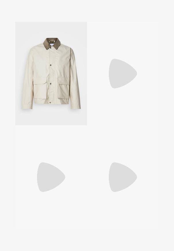 Veste beige clair avec un col en velours côtelé marron, deux poches avant, fermeture à snaps et une texture lisse. Design décontracté adapté au superposition.; T-shirt beige à manches courtes avec col rond, présentant de petits motifs d'insectes et le logo "Marc O'Polo" sur la poitrine gauche.; Jean droit en denim bleu foncé avec passants de ceinture, bouton devant et fermeture éclair, présenté sur un fond uni clair.; Baskets bordeaux et beige avec semelle en gomme et lacets, flottant au-dessus d’un sol en béton poli près d’un mur en blocs de verre.