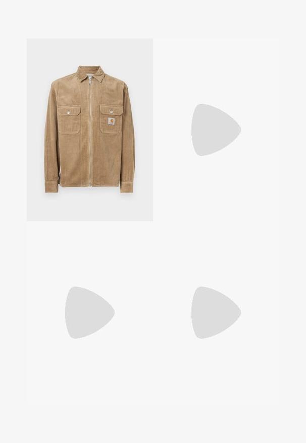 Braune Cordjacke mit einem vorderen Reißverschluss, zwei Brusttaschen und einem kleinen Logolabel. Mit einem klassischen Kragen und gerippter Textur.; Schwarzes T-Shirt mit kurzen Ärmeln aus Baumwolle. Verfügt über einen runden Halsausschnitt und einen geraden Schnitt mit einem leicht längeren Rückenbund. Weiche Textur.; Helle blaue weit geschnittene Jeans aus Denim. Mit hoher Taille, Knopfverschluss und klassischem Five-Pocket-Design. Glatte Textur.; Schwarze Ledersneaker mit strukturierten Oberflächen, weißem Nike-Swoosh, grauer Sohle, runder Zehenpartie und Schnürdesign. Verfügt über Perforationen an der Zehenbox.