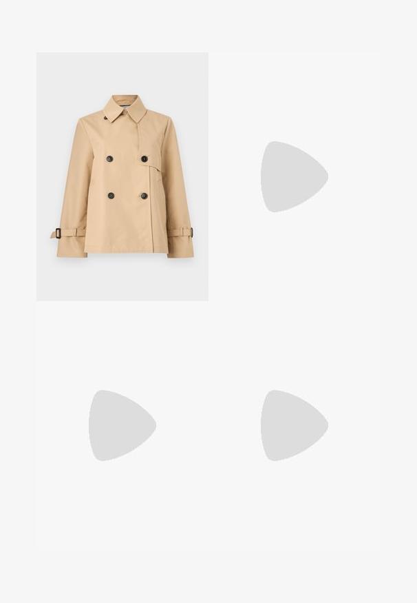 Trench-coat double boutonné beige avec boutons noirs, large col, poches latérales et sangles à boucle réglables aux poignets.; Chemise en maille bleu marine à manches courtes avec un petit col ouvert et un col en V, présentée sur un fond gris clair uni.; Pantalon bleu marine à jambes droites avec passants de ceinture, fermeture éclair à l'avant et taille propre sur un fond clair.; Chaussure plate en cuir verni bordeaux avec un bout pointu et une sangle décorative sur le cou-de-pied. Présente un petit talon noir.