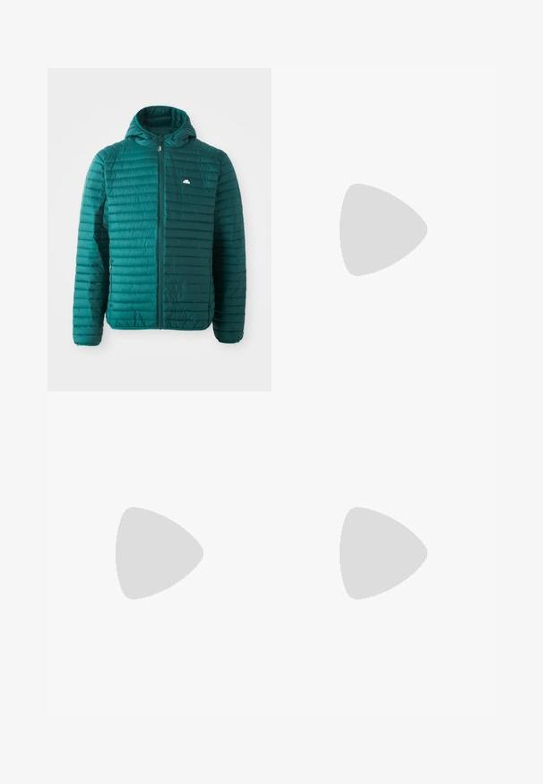 Turkoosi puffatakki, tikkikuvio, vaakasuorat raidat, etuvetoketju ja huppu. Rinnassa pieni logo. Kevyt materiaali.; Valkoinen puuvillapaita, jossa on vaakasuuntainen tummansininen raidallisen muotoilun lisäksi kapeampi valkoinen raita alla. Lyhyet hihat ja pyöreä kaula-aukko.; Suorat siniset farkut, joissa on nappi- ja vetoketjukiinnitys, viisi taskua ja oranssit ompeleet vaaleanharmaalla taustalla.; Valkoinen nahkakenkä mustalla V-logolla, rei'itetty kärki, kermavärinen kumipohja, litteä nauhakiristys ja minimalistinen muotoilu.