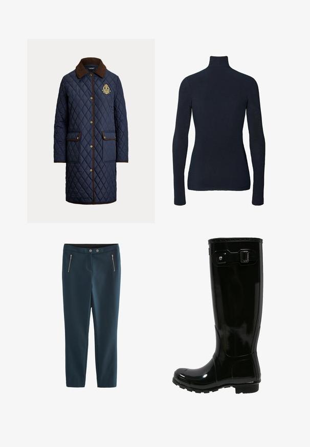 Marineblauer, gesteppter langer Mantel mit braunem Cordkragen, Knopfverschluss, zwei vorderen Klappentaschen und auf der Brust gesticktem Wappen.; Marineblauer Langarm-Rollkragenpullover mit figurbetonter Silhouette und schlichtem Design, von hinten gezeigt.; Next SKINNY PETITE - Stoffhose - navy blue; Schwarzer Gummiregenstiefel mit glänzender Oberfläche, hohem Design, Schnallenakzent an der Seite, strukturierten Sohle für Grip und abgerundetem Zehenbereich.