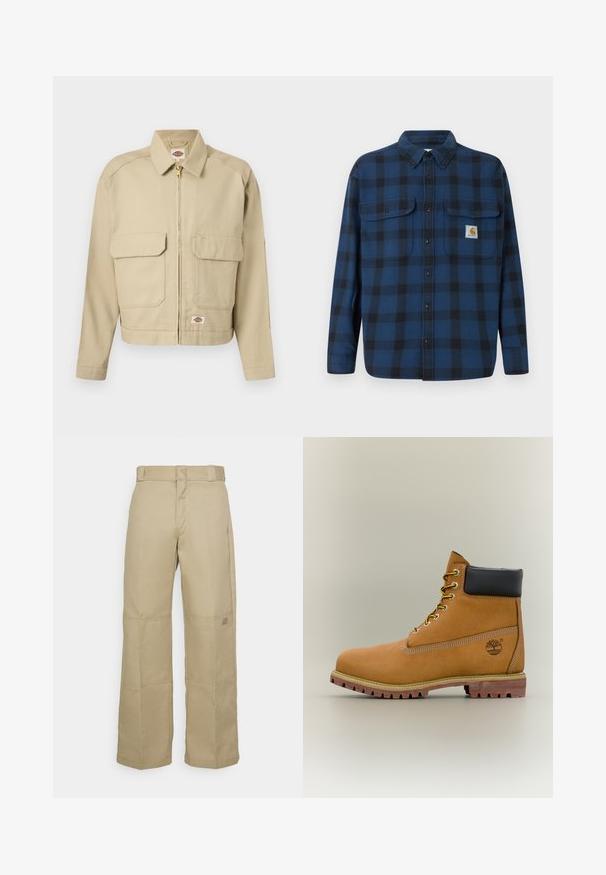Beige lynlåstrøje med to store klaplommer foran, lige krave, lange ærmer og Dickies-mærke på bryst og kant.; Blå og sort ternet flannel skjorte med lange ærmer, en knappet front, to brystlommer og et mærke på den venstre lomme.; Beige brede benbukser lavet af robust stof, med høj talje, synlig syning og et lille logo-patch på siden.; Brun læderankelstøvle med sort krave, gule snørebånd og tanfarvet sål. Har logo og hvide syninger som detalje. Robust ydersål med greb.
