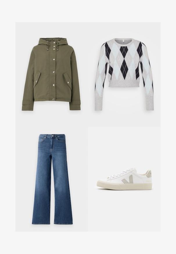 Oliven grøn hættejakke med frontknapper, snorelukning og skrå klaplommer på hver side.; Lys grå cropped sweater med et sort og lyseblåt argyle-mønster. Har lange ærmer og en klassisk rund halsudskæring. Blød tekstur.; Bredde ben blå denimjeans med en standard talje, forlommer og en glat tekstur. Ingen synlige mønstre eller udsmykninger.; Hvide sneakers lavet af læder med grå V-logo detaljer, struktureret gummisål, hvide snørebånd samt polstret tunge og krave.