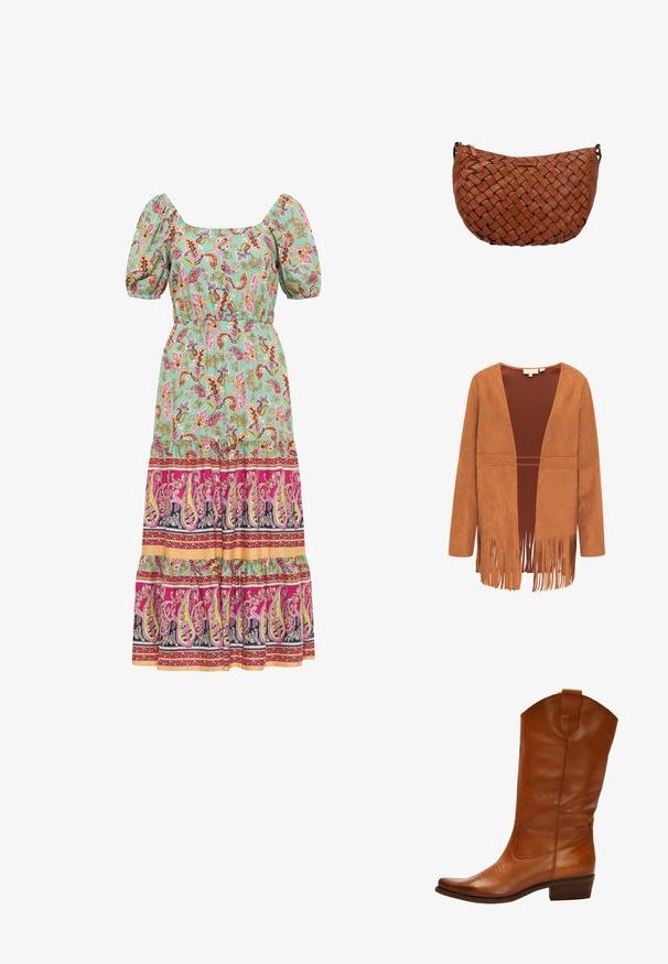 Braune Wildlederjacke mit offenem Vorderteil, langen Ärmeln und Fransen am unteren Saum und an den Kanten.; Maxikleid mit grünem Paisleymuster, Puffärmeln, quadratischem Ausschnitt und gestuftem Saum, verziert mit pinken, lila und gelben Akzenten.; Braune Leder-Cowboy-Stiefel mit spitzem Zehenbereich, dekorativer Stickerei auf dem Vorderblatt und niedrigem, gestapeltem Absatz. Mit einem Zugriemen oben.; Braune Leder-Crossbody-Tasche mit gewebtem Muster und Reißverschluss, abgerundete rechteckige Form und kleine Metallringe an jeder Seite.