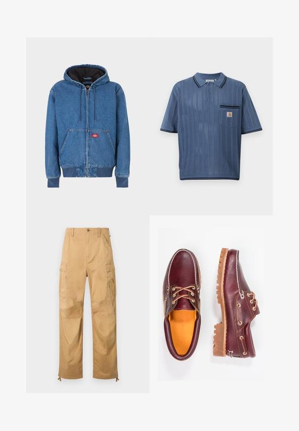 Veste à capuche en denim bleu clair, avec une fermeture éclair à l'avant, deux poches latérales et une doublure intérieure noire. Patch logo rouge près de la fermeture éclair.; Polo en maille bleu avec rayures verticales ajourées, patte de boutonnage à trois boutons, poche poitrine avec logo Carhartt et bordures noires sur le col et les manches.; Pantalon cargo beige avec poches à rabat sur les côtés, fermeture à boutons, passants pour ceinture et cordons de serrage ajustables à l'ourlet.; Chaussures en cuir bourgogne avec semelles en caoutchouc marron, bout rond, couture blanche et œillets dorés. L'intérieur présente une doublure jaune.