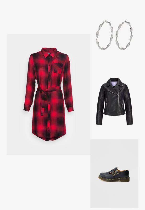 Chaqueta de motorista negra de cuero sintético con cremallera frontal asimétrica, botones de presión plateados en la solapa ancha y dos bolsillos laterales con cremallera.; Vestido camisero de cuadros en rojo y negro, con botones en el frente, mangas largas, un bolsillo en el pecho, cintura ceñida con cinturón, tejido ligero y dobladillo curvado.; Zapato de cuero negro con dos correas de hebilla, detalles perforados, puntera redondeada y un acento de costura amarilla alrededor de la suela.; Pendientes de aro de plata con un diseño retorcido, que presentan una superficie texturizada y un cierre seguro. Ligeros y reflectantes con un acabado elegante.