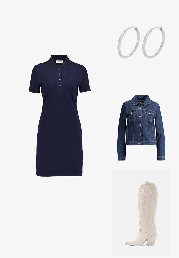 Donkerblauwe denimjas met een kraag, knopen aan de voorkant en twee borstzakken. Voorzien van gele stiksels en een cropped ontwerp.; Marineblauwe polokleding met korte mouwen, drieknoopsluiting en geborduurd logo; gemaakt van zachte, gladde stof met een ontspannen pasvorm.; Witte leren cowboylaars met een spitse neus en een vierkante hak. Heeft ingewikkelde stikpatronen op de schacht en een soepele textuur.; Zilveren hoepeloorbellen, cirkelvormig, met een gladde glanzende textuur en een constante breedte. Minimalistisch ontwerp zonder extra accenten.