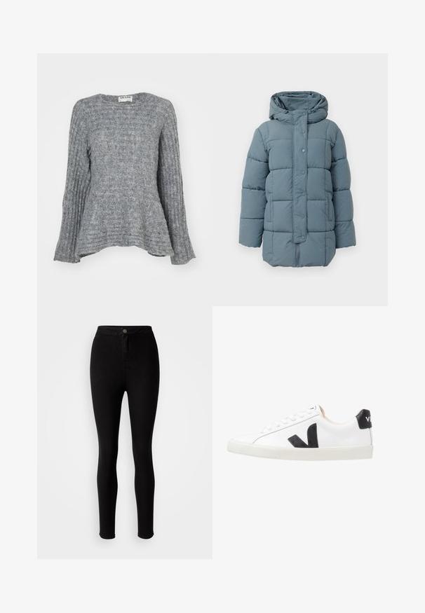 Lyseblå polstret jakke med hætte, som har knaplukning foran og quiltet design. Materialet ser blødt ud, med synlige sømme og tekstur.; Grå strikket sweater med ribbet tekstur, lange ærmer og en flagrende design ved kanten. Rund halsudskæring og strømlinet form.; Sorte højtaljede skinny jeans lavet af denim, med en frontknaplukning og en glat, strækbar tekstur uden synlige mønstre.; Hvide sneakers med et sort V-logo, der har en glat læderoverdel, rund tå, snørrelukning og en kontrasterende sort hælflap.