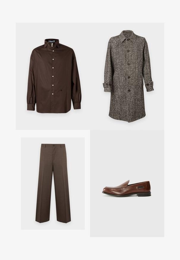 Lang brun og hvid herringbone uldfrakke med fem knapper foran og knaplukninger ved lange ærmer.; Braun langærmet skjorte i et glat stof med klassisk krave, frontlukning med knapper og elastiske manchetter; har et diskret logodetalje.; Brune skræddersyede bukser med brede ben, bæltestropper og knaplukning, vist fladt på en hvid baggrund.; Stuart Weitzman BURT - Loafers - auburn
