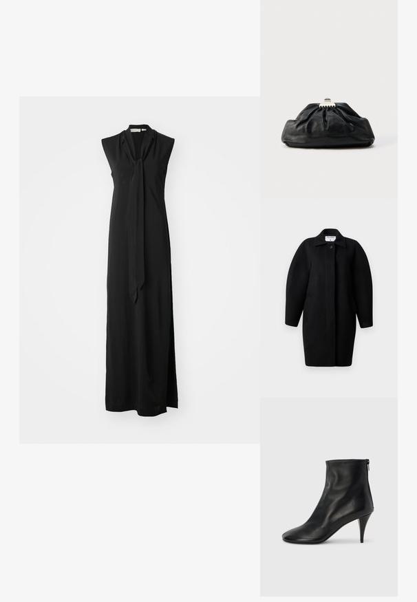 Sorte uldfrakke med krave, enkelt knaplukning og afrundede skuldre. Har to sidelommer og et minimalistisk design.; Sort ærmeløs maxikjole med en knyttet krave, flydende materiale, sidelæg og glat tekstur. Enkel og elegant design.; Sorte ankelstøvler i læder med en glat tekstur, spids tå og en slank stiletthæl. Har en lynlås i siden for nem påklædning.; Sort læderclutch med en samlet tekstur, metal lukning og diskret præget logo på forsiden. Rundet form.