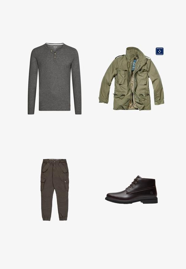 Chaqueta verde oliva repelente al agua con cierre frontal de cremallera, múltiples bolsillos de parche, cuello alzado y puños ajustables. El forro interior es de color marrón claro.; Camisa de manga larga gris con un escote tipo henley, tres botones de madera y una pequeña etiqueta con el logo en la parte inferior izquierda. Tejido suave y texturizado.; Pantalones cargo de tela en verde oliva oscuro con múltiples bolsillos, puños elásticos y detalles de costura curva en las piernas.; Botín de cuero marrón oscuro con cordones, suela negra y logo sutil de la marca en el lateral, mostrado de perfil sobre un fondo blanco.