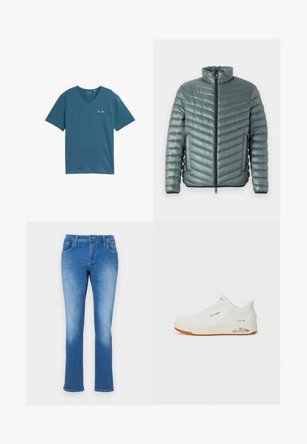 TOM TAILOR LIGHTWEIGHT JACKET - Jas - washed jasper green; Tee in een blauwgroene V-hals, gemaakt van zachte katoen, met korte mouwen en een klein wit logo op de linkerborst. Eenvoudig, casual ontwerp.; Blauwe denim jeans met een rechte pijp, uitgerust met vijf zakken, een ritssluiting en contrasterende stiksels. De stof heeft een gemiddelde wassing met vervaging.; Witte sneaker met een gestructureerde bovenkant, geperforeerde accenten en een lichtgewicht ontwerp. Voorzien van een gumrubberen zool en luchtkussens in de hak.