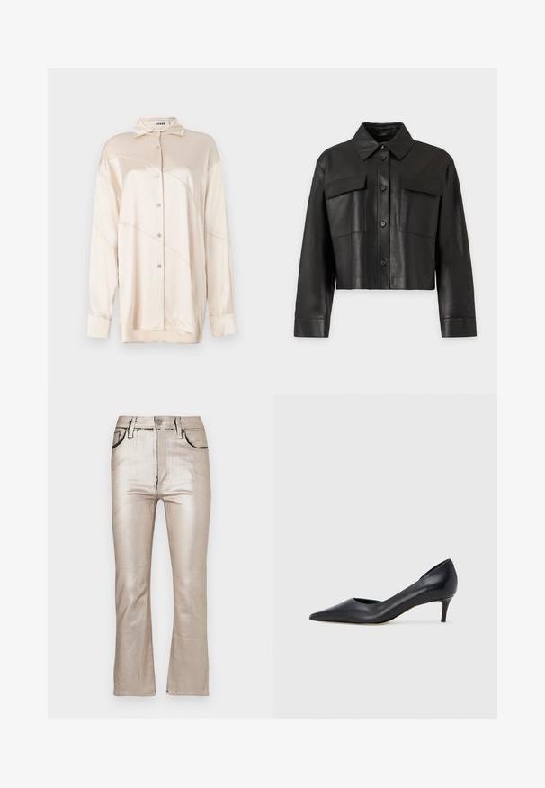 Zwarte cropped leren jas met lange mouwen, knoopsluiting aan de voorkant, een puntige kraag en twee borstzakken met klep tegen een effen achtergrond.; AERON ABIGAIL SHIRT - Overhemdblouse - silver; Metallisch zilveren jeans met een rechte pijp, voorzien van een hoge taille, contrasterende stiksels en een klassieke vijfzakkenstijl.; Zwarte leren pump met een puntige neus en lage hak. Heeft een gladde textuur en een subtiele glans. Open uitsparing aan de voorkant voor extra detail.
