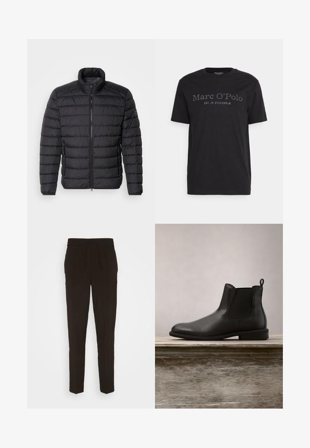 Schwarze Daunenjacke mit hohem Kragen, horizontalem Steppmuster, durchgehendem Reißverschluss und Seitentaschen. Glatte Stofftextur.; Schwarzes Baumwoll-T-Shirt mit Rundhalsausschnitt und kurzen Ärmeln. Auf der Vorderseite sind "Marc O'Polo" und "EST. IN STOCKHOLM" in kontrastierendem Druck abgebildet.; Schwarze, lange, schmal zulaufende Hose aus einem weichen, glatten Material. Mit einem elastischen Bund und einem Kordelzug für eine verstellbare Passform.; Schwarze Leder-Stiefelette mit glatter Textur, gerundetem Zehenbereich, elastischen seitlichen Einsätzen und einer Zuglasche, auf einer Holzoberfläche platziert.