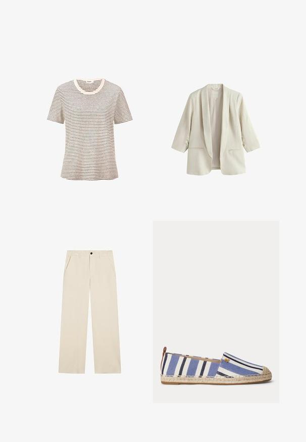 Crèmekleurig damesblazer met driekwart mouwen, sjaalkraag en twee voorzakken, gemaakt van linnen stof.; Gestreept T-shirt in crème met dunne zwarte horizontale lijnen. Korte mouwen, ronde halslijn, zachte textuur, relaxte pasvorm.; Beige rechte broek met voorzakken, riemlussen en een knoopsluiting in de taille.; Blauw, navy en wit gestreepte espadrille plat met jutezool en klein gouden logoaccent aan de zijkant, zijaanzicht op witte achtergrond.