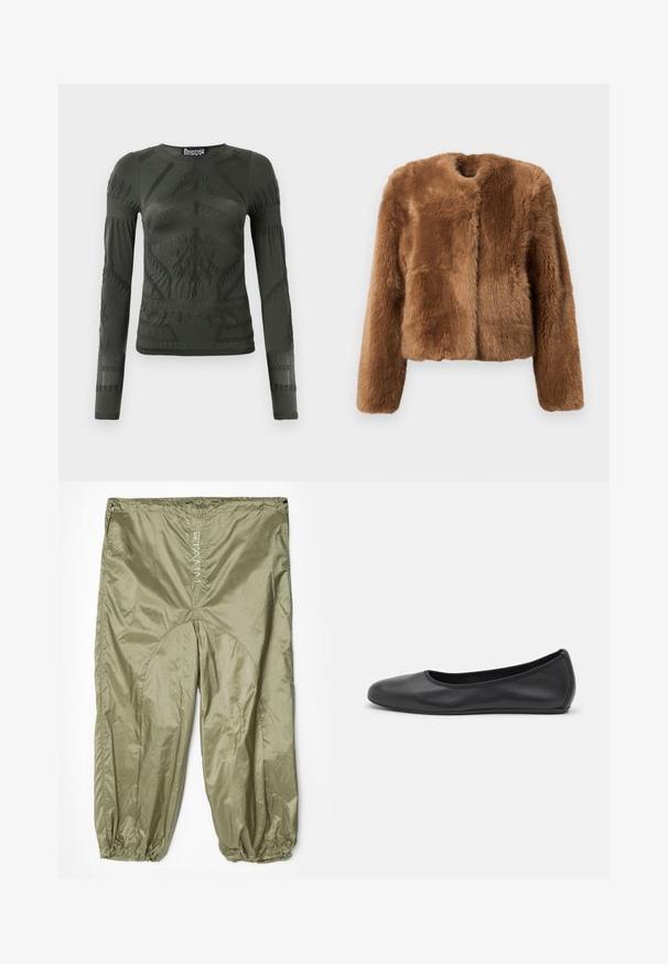 Brun faux fur jakke med et cropped design, lange ærmer og rund halsudskæring. Har en blød, tekstureret overflade og ingen lukninger.; Mørkegrøn langærmet bluse lavet af strækbart stof med teksturerede mønstre og ribbede detaljer langs ærmerne og torsoen.; STAMM YOUNG PANT - Bukser - green; Sort læderballetsko med rund tå, glat tekstur, minimal syning og et fleksibelt såldesign.