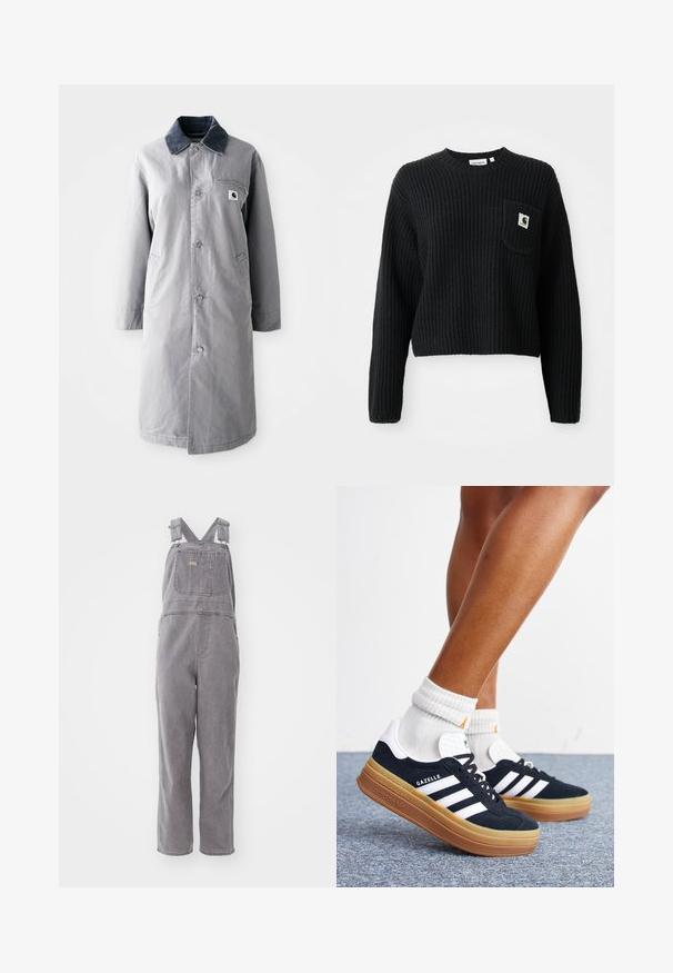 Grau langer Mantel aus strapazierfähigem Stoff mit einem Cordkragen, Vorderknöpfen, zwei Seitentaschen und einer Brusttasche mit einem Logo-Patch.; Schwarzer gerippter Strickpullover mit rundem Ausschnitt, langen Ärmeln und einer Fronttasche mit einem kleinen Logopatch. Verkürzte Länge.; Graue Denim-Overalls mit verstellbaren Trägern, einer Brusttasche und einer lockeren Passform. Sie verfügen über gerade geschnittene Beine und eine durchgehende unifarbene Gestaltung.; Beine mit weißen Socken und schwarzen Adidas Gazelle Sneakers mit weißen Streifen und dicken braunen Sohlen auf einem grauen Teppichboden.